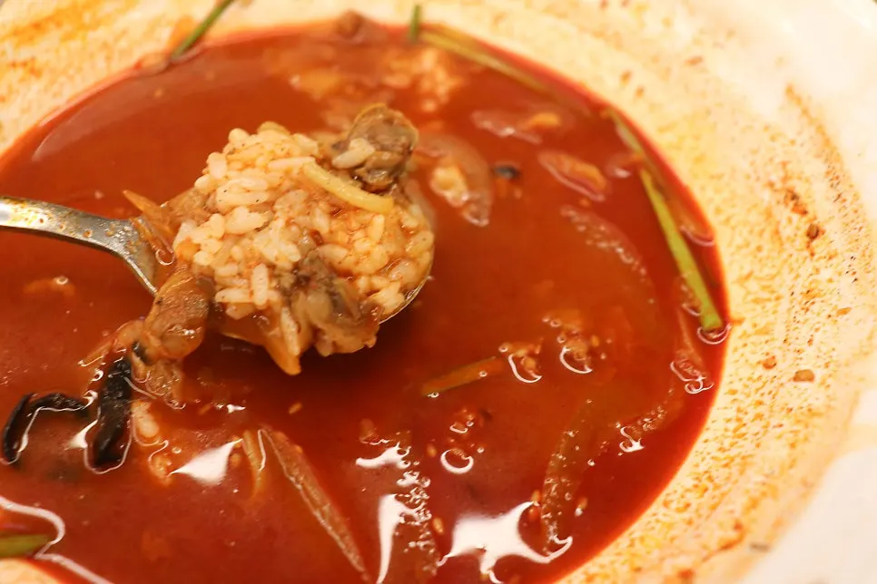 Rice mixed with the cockle jjamppong broth
