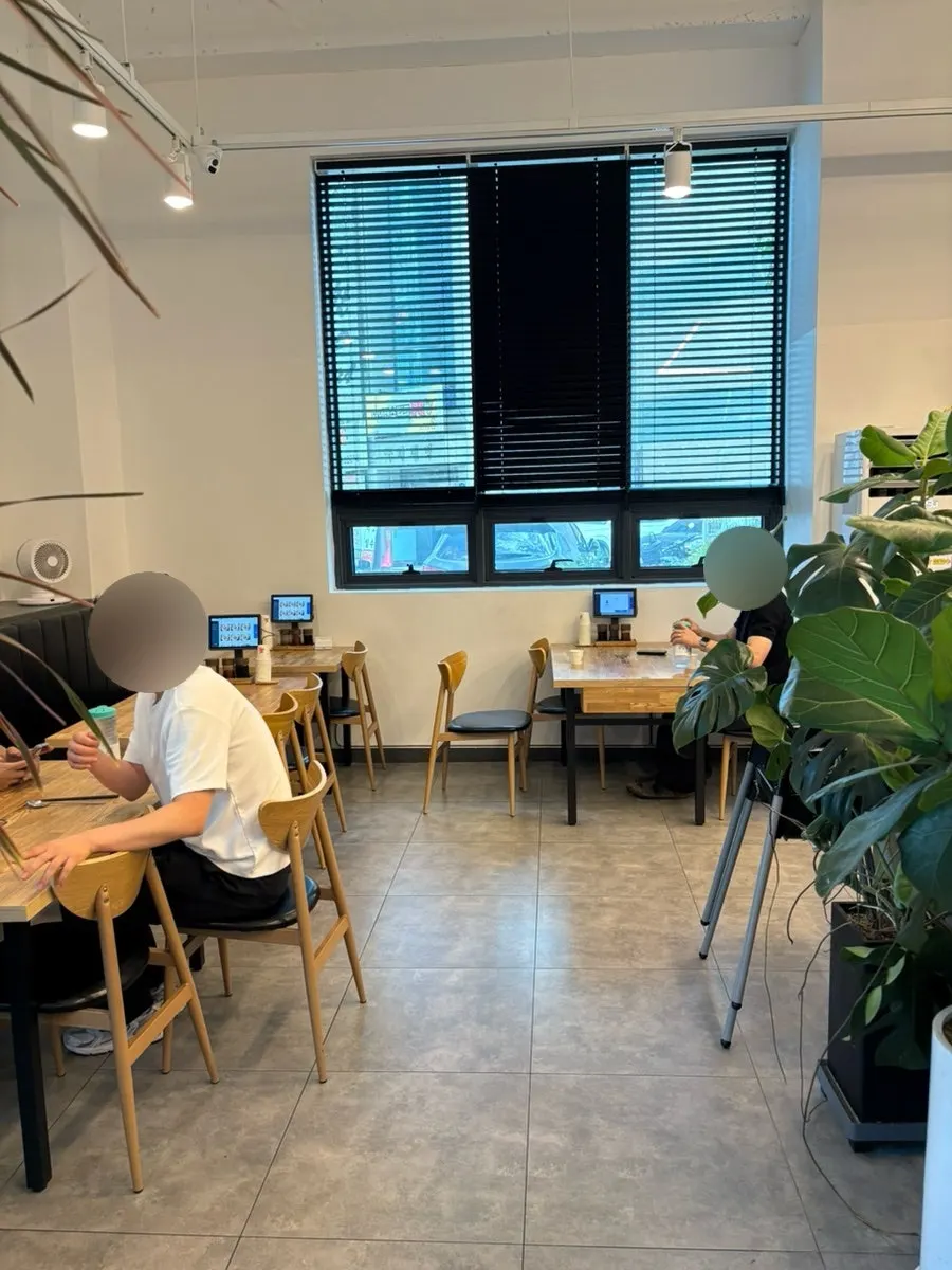 불티나꼬막짬뽕 신방점 실내 전경