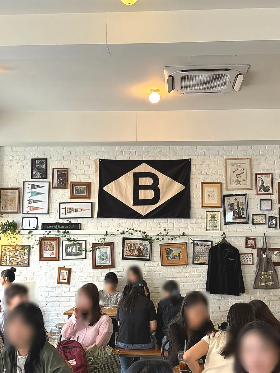 Cheonan's Meokgeori9-gil café alley lined with cafés