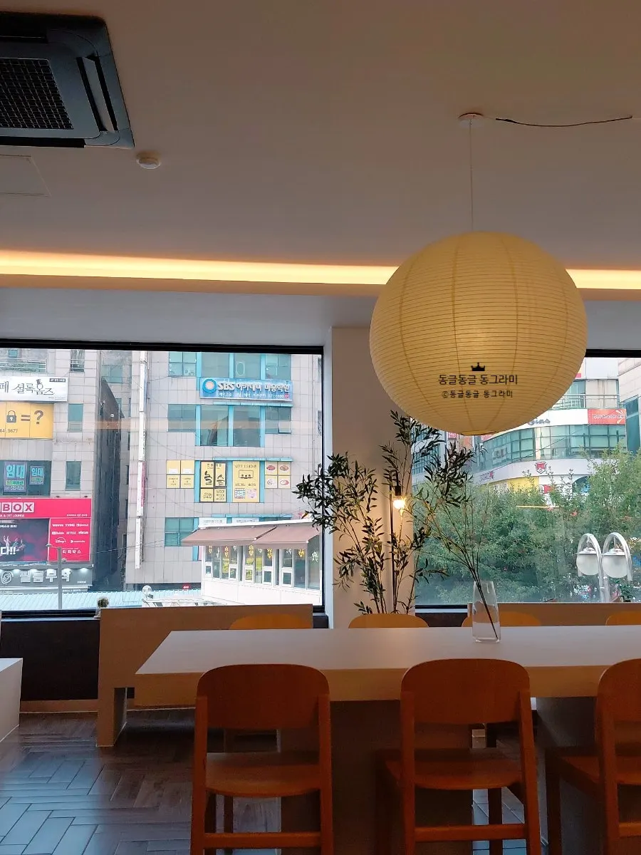 Café atmosphere at Andamiro Pancake Cheonan