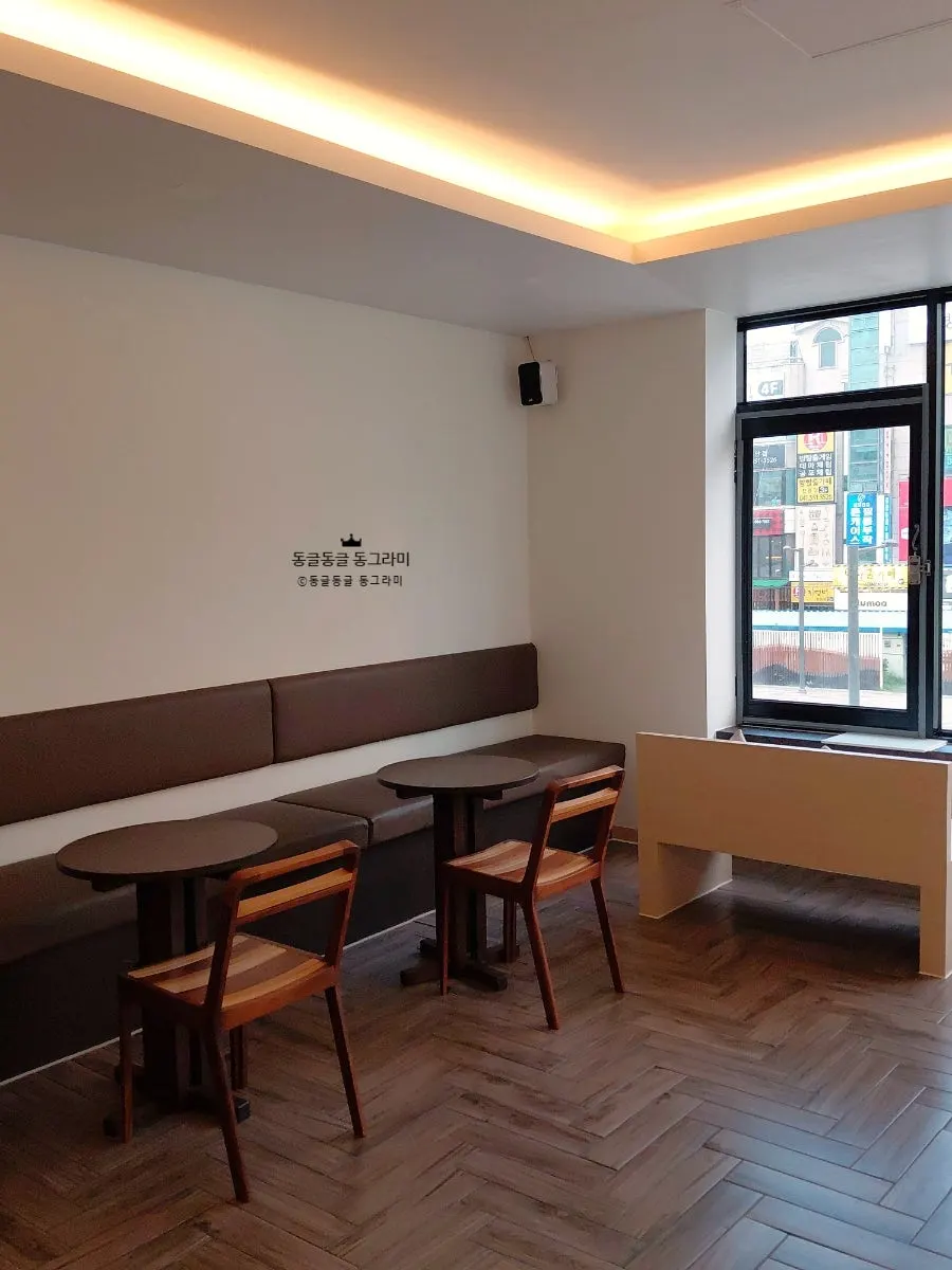 Seating area at Andamiro Pancake Cheonan