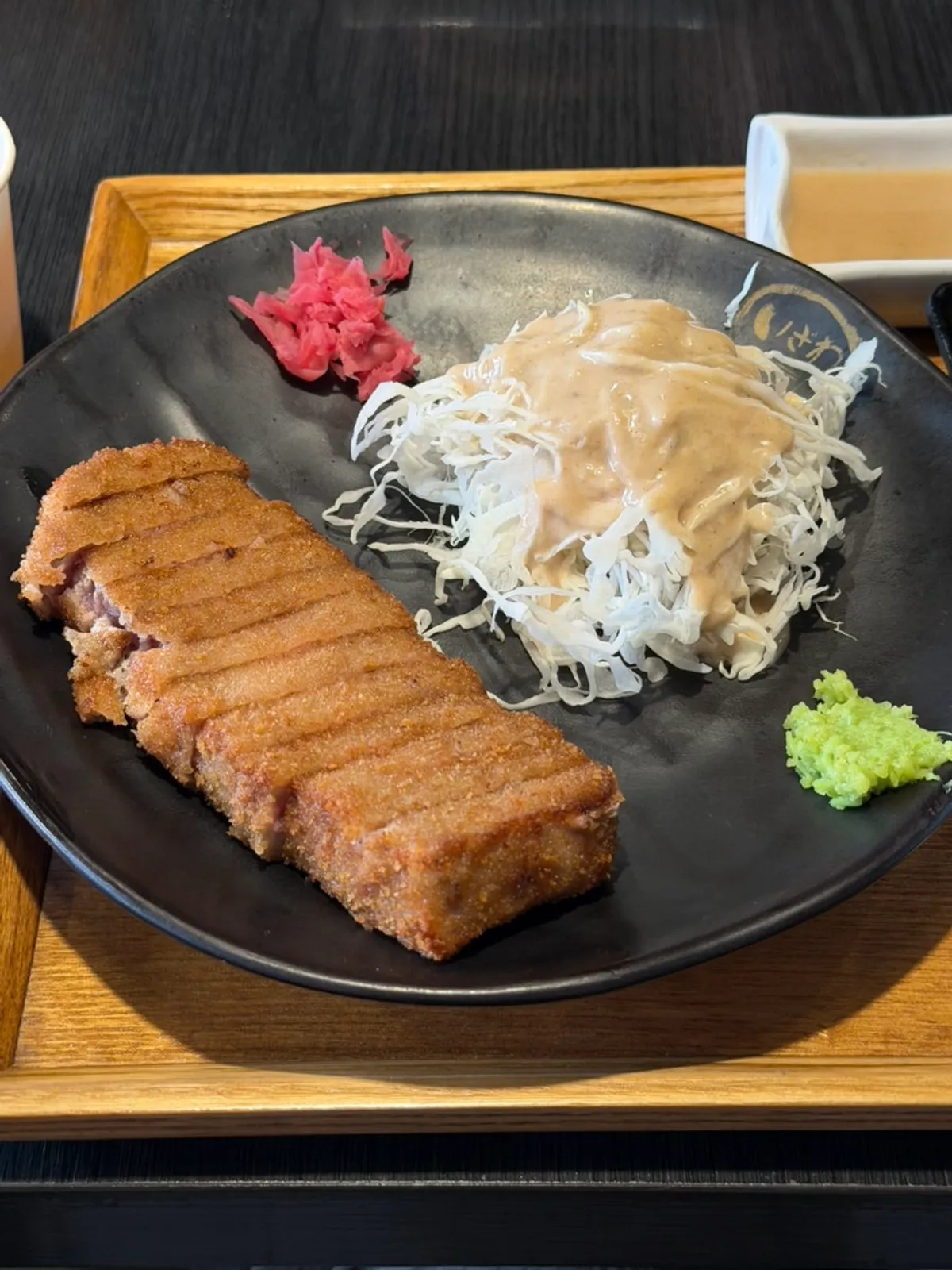 규카츠 180g과 밥, 장국, 깍두기 구성