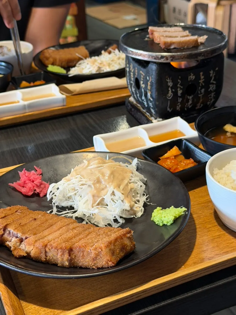 단면이 붉은 규카츠 클로즈업