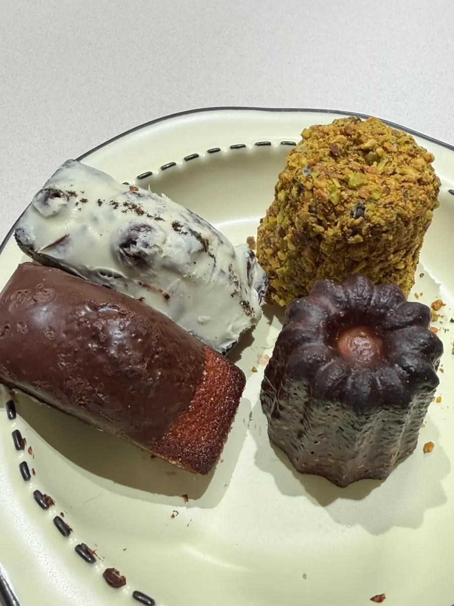 Takeaway financiers and canelés