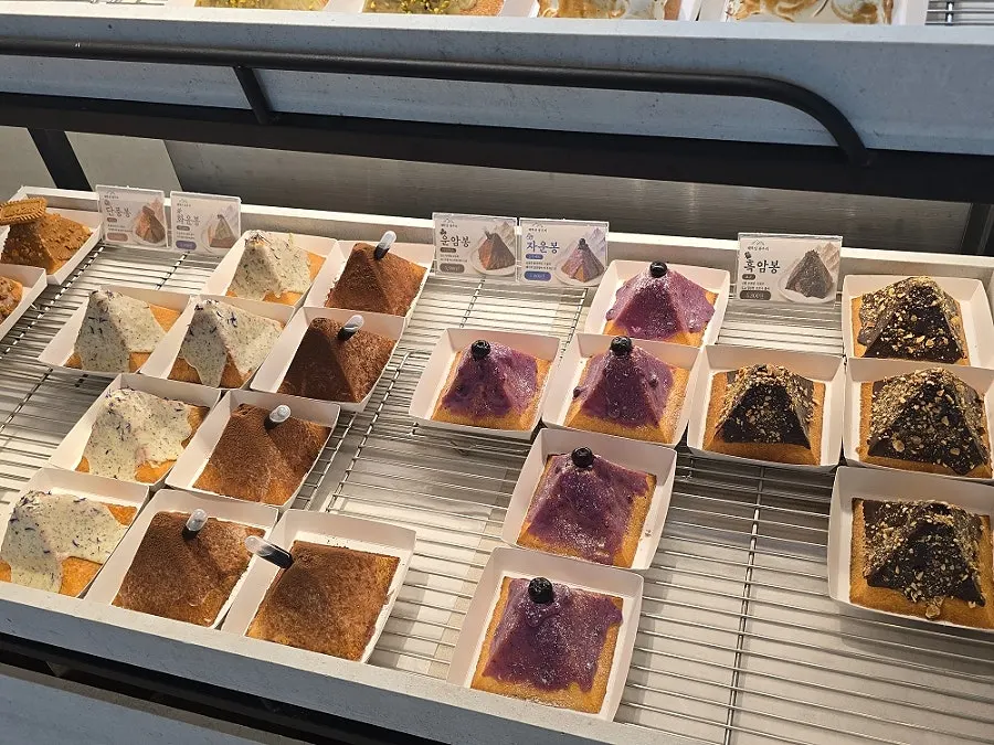 Siyudang bakery display case