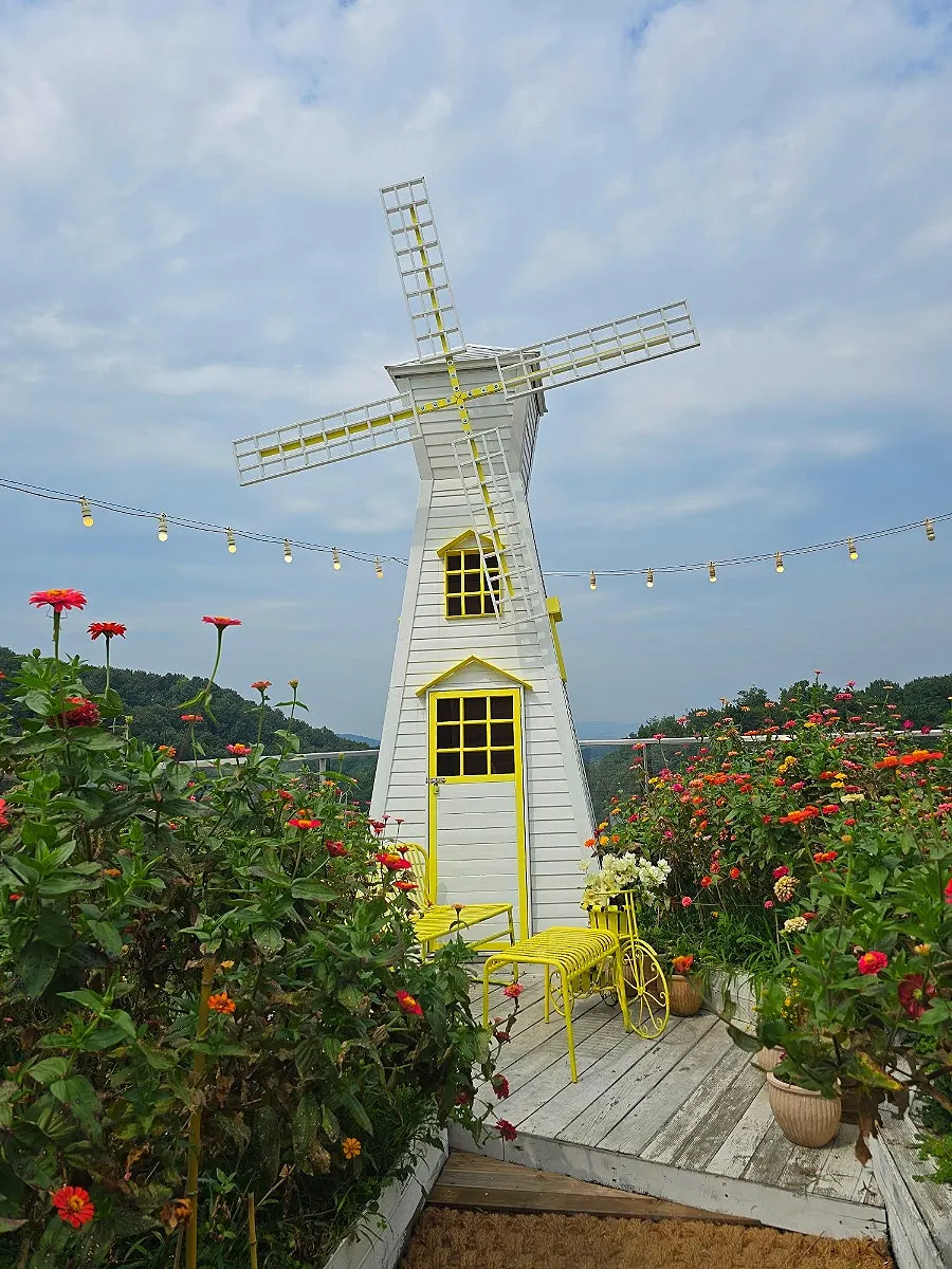 4th-floor Baekilhong Garden photo zone at Siyudang