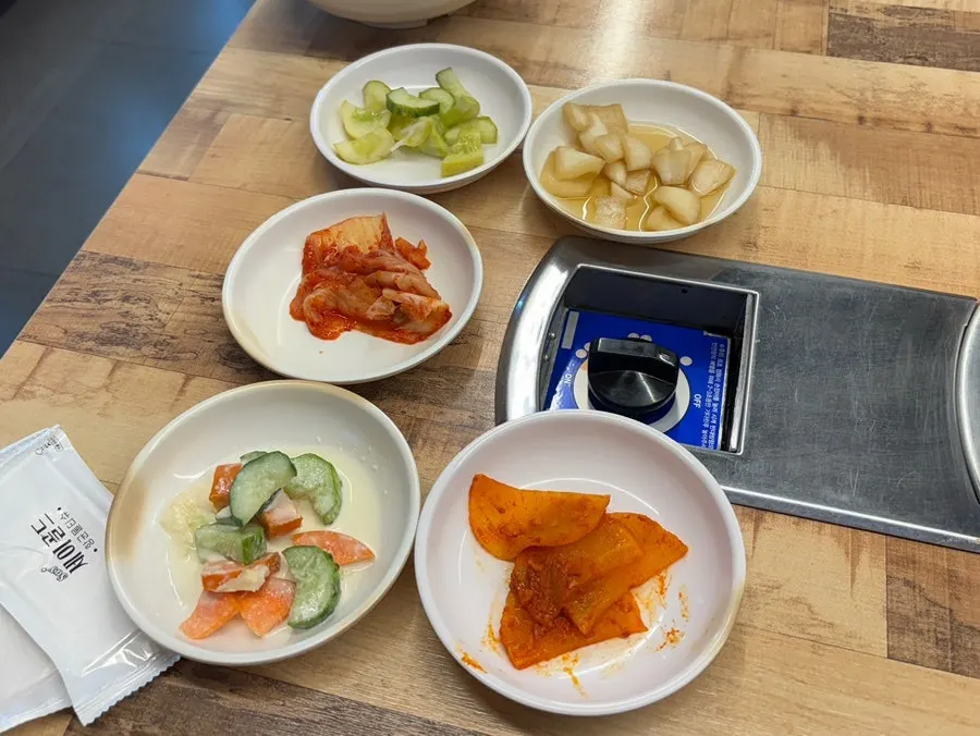 닭도리탕 기본 밑반찬 구성