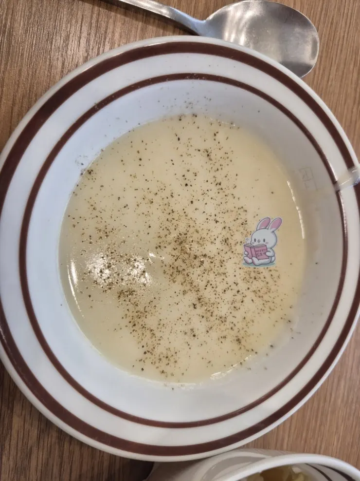 돈까스 식당 셀프바