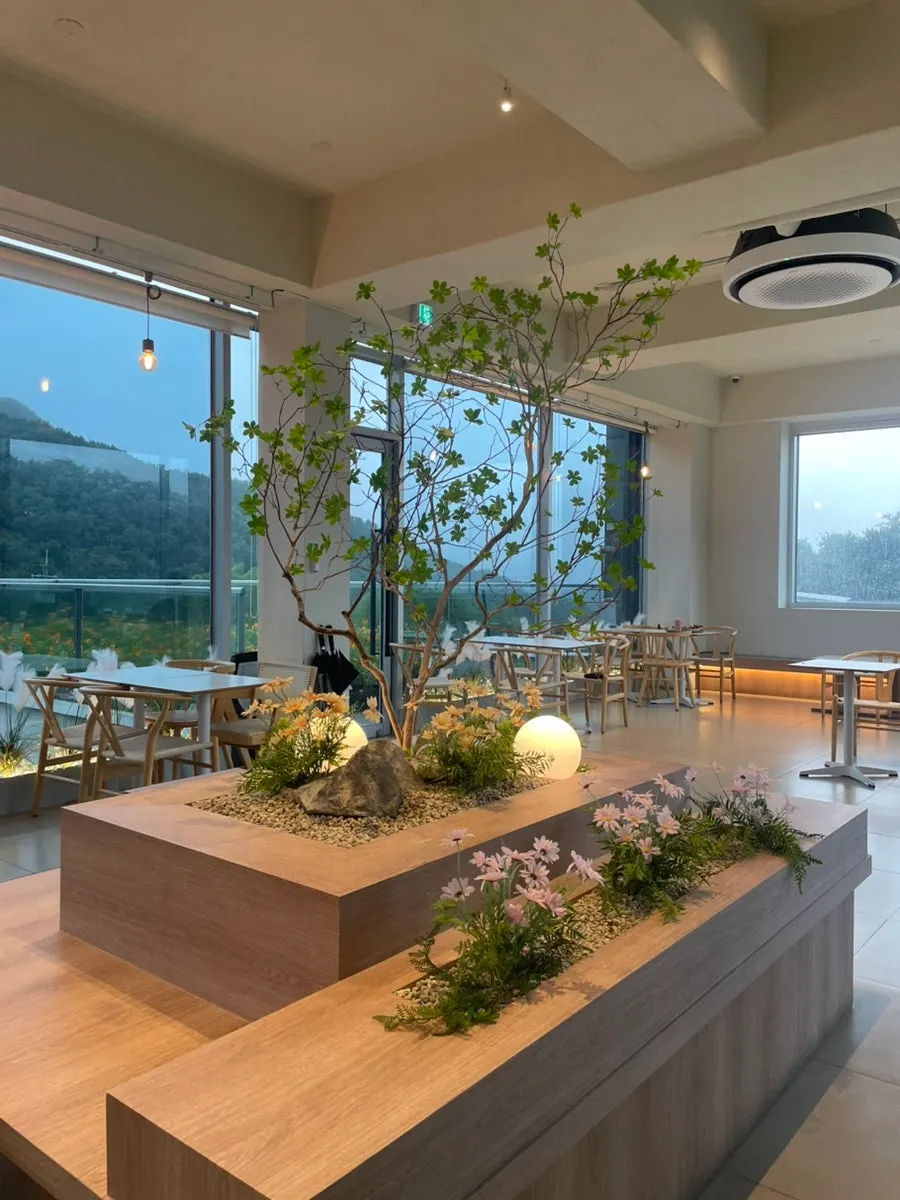 Siyudang café space near Taehaksan