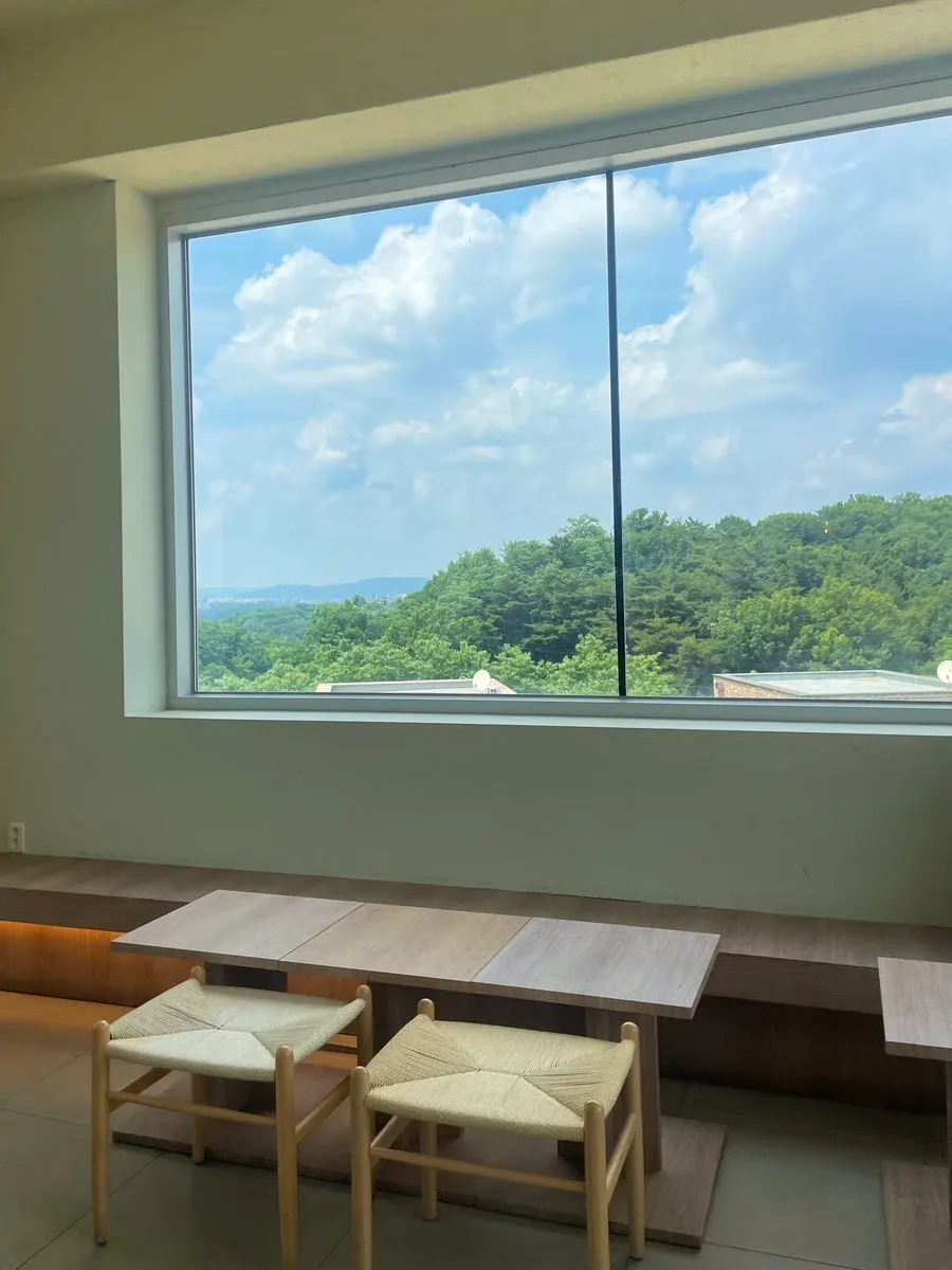 Nature-filled atmosphere at Siyudang café