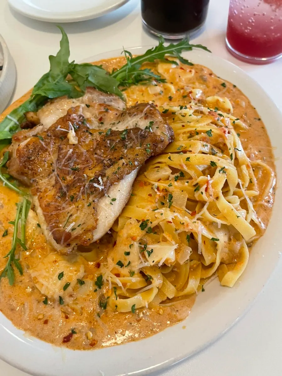 Rosé risotto and chicken steak