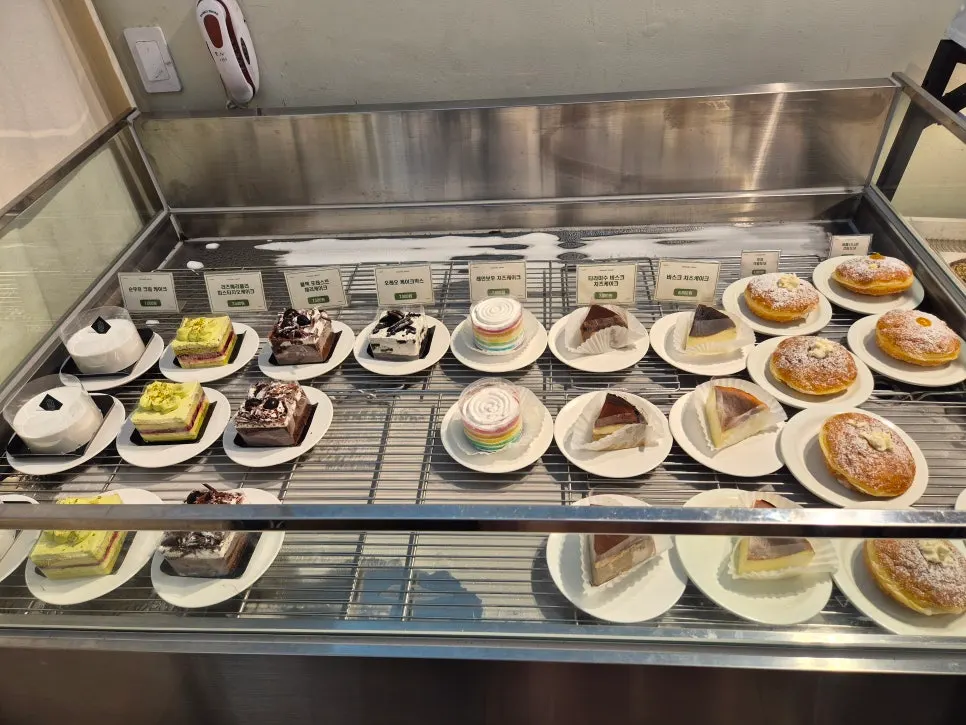Crojji and financier bakery items