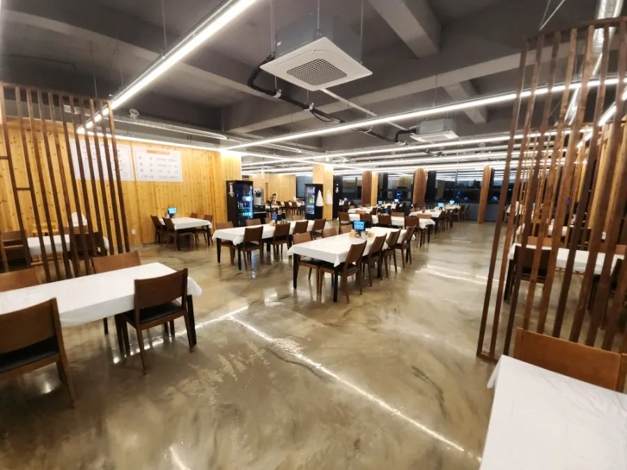 Spacious interior hall of Huni Gejang