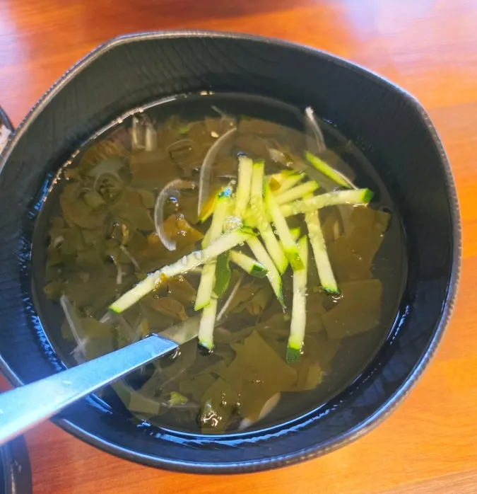 콩나물 무생채 상추 등 비빔용 밑반찬