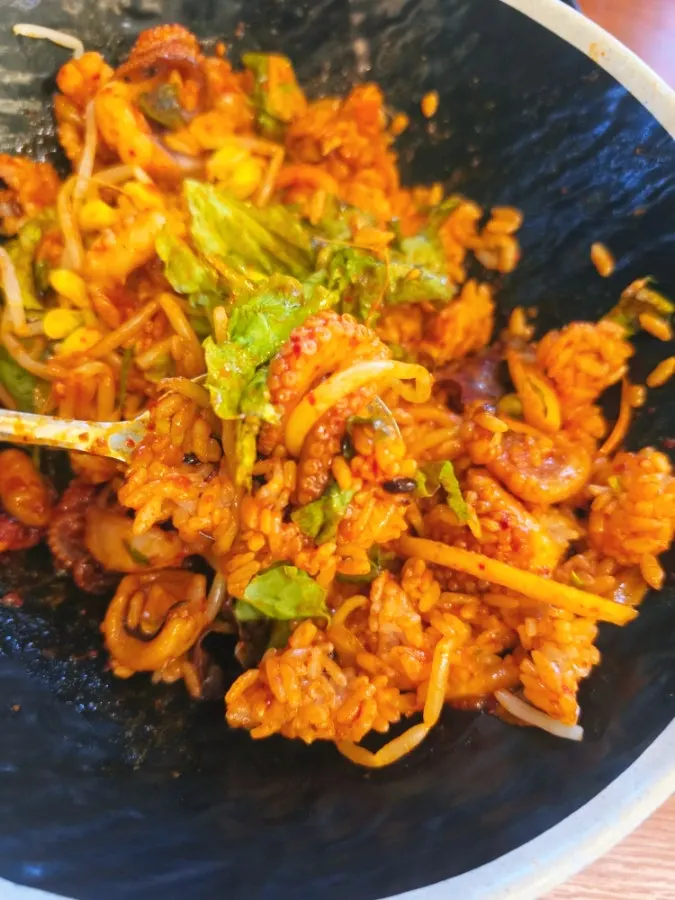 비벼 먹는 쭈꾸미 비빔밥 한 숟갈