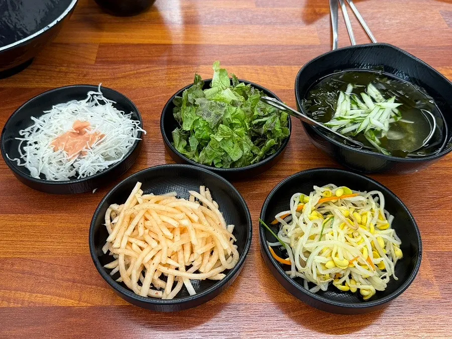 A bowl of cold seaweed soup