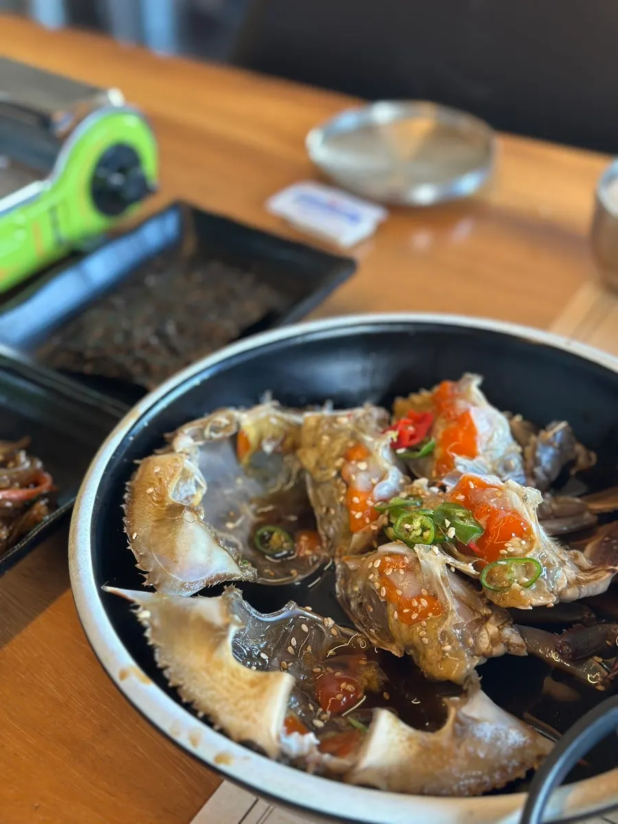 알이 꽉 찬 간장게장 클로즈업