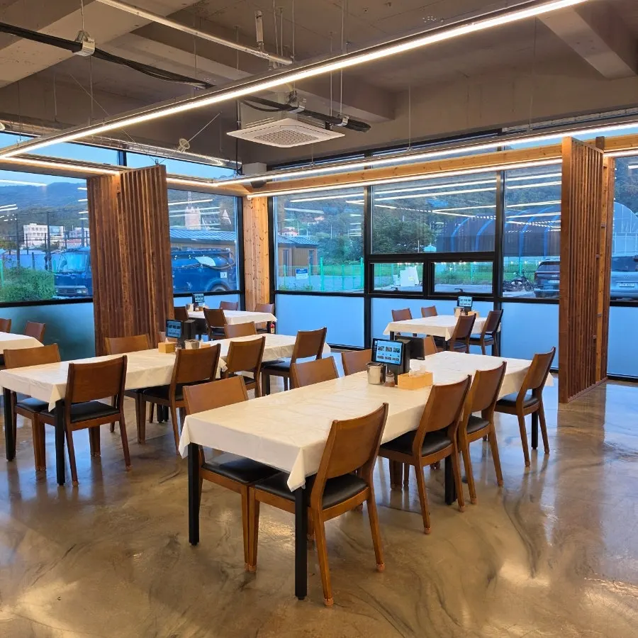 Spacious restaurant interior for company dinners