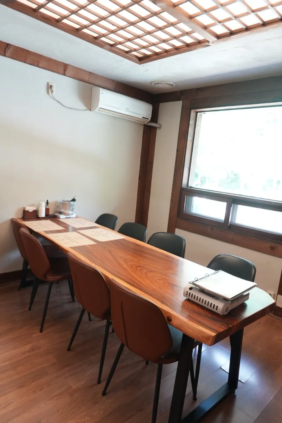 꽃게옥 매장 입구 세로 사진