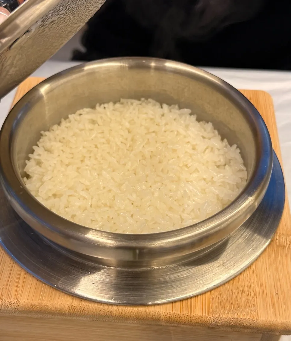 A bowl of Huni Gejang's pot rice