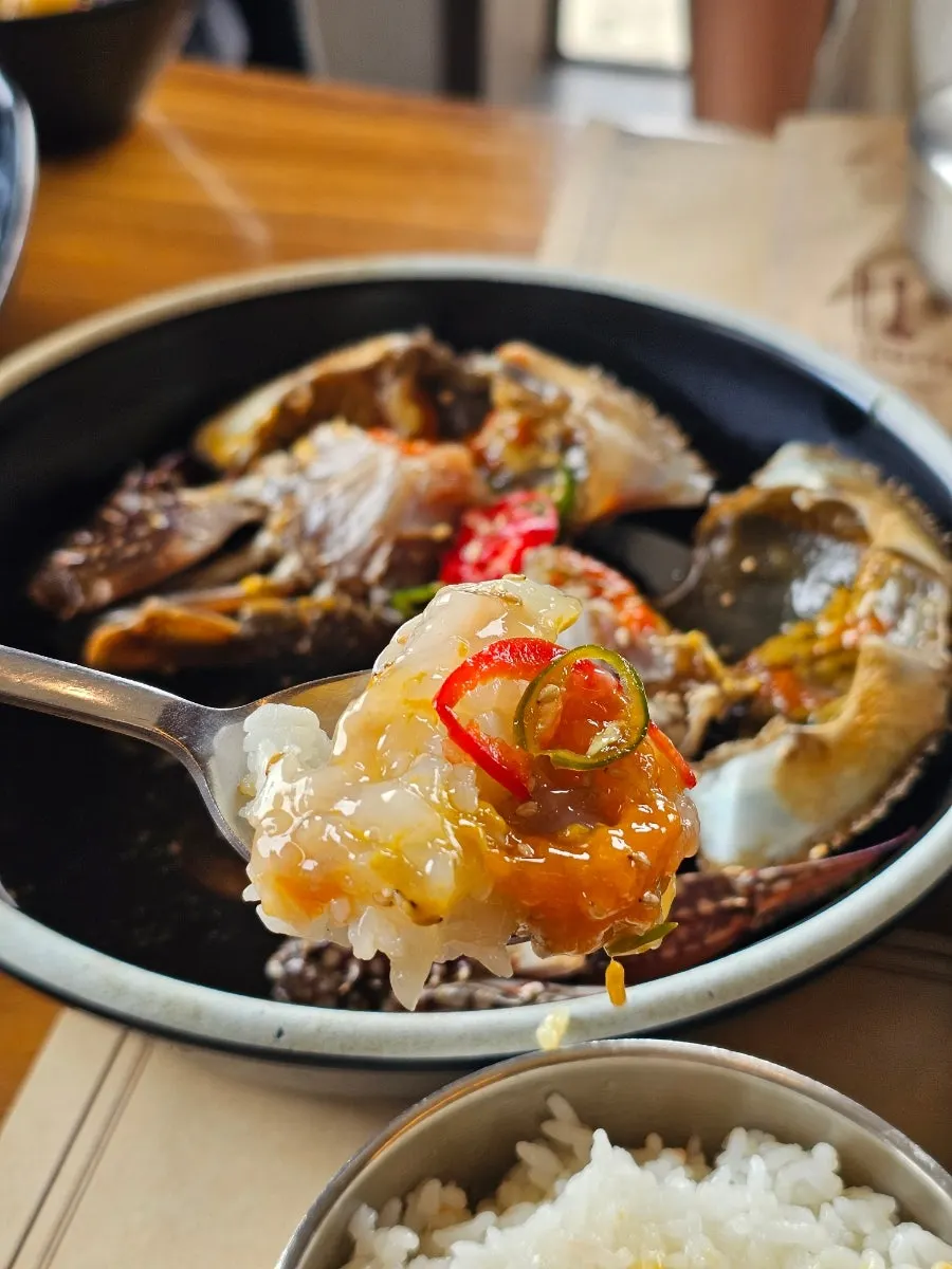 김에 싸 먹는 간장게장과 흰밥
