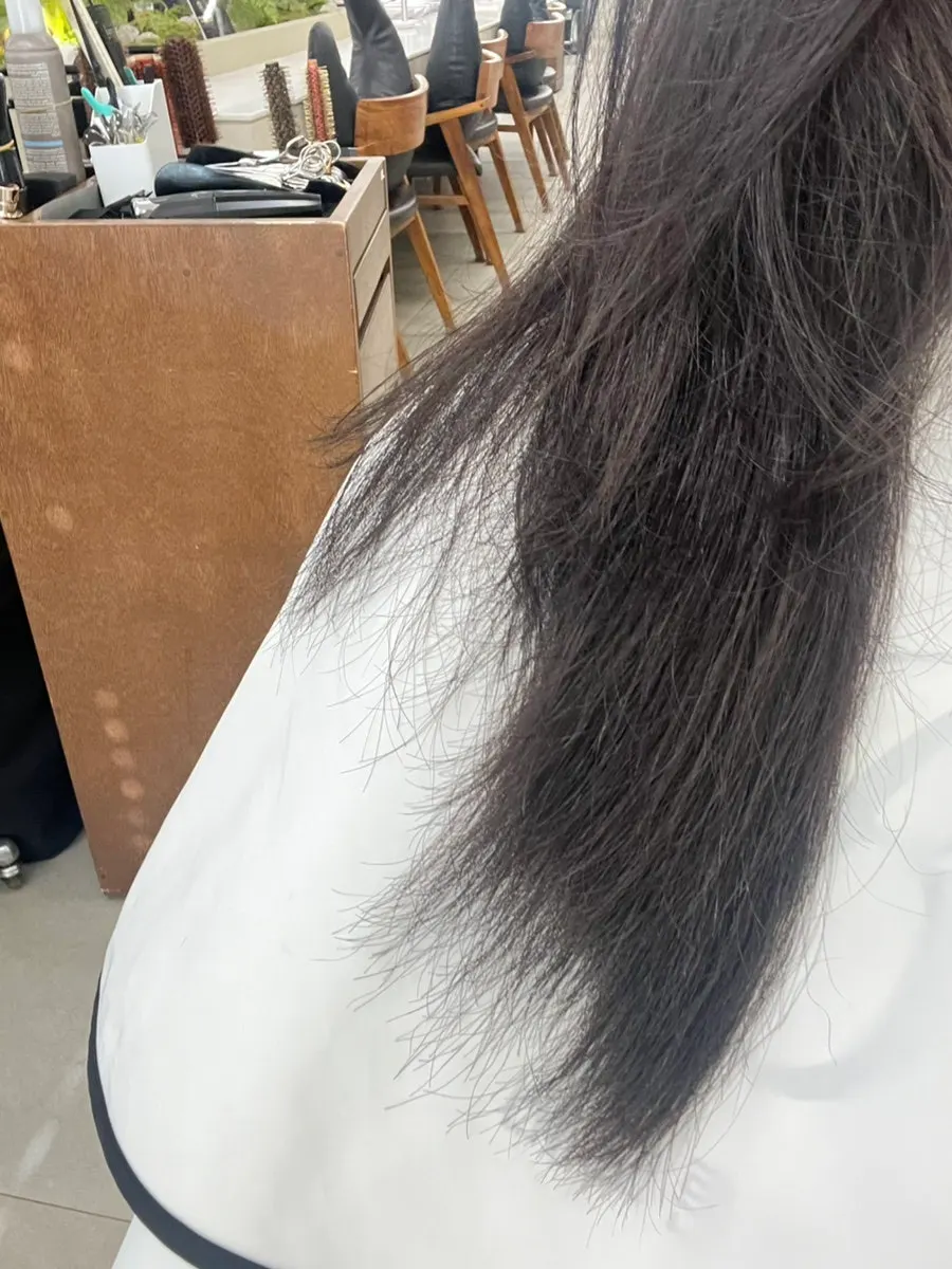 Cutting session in progress in front of the mirror