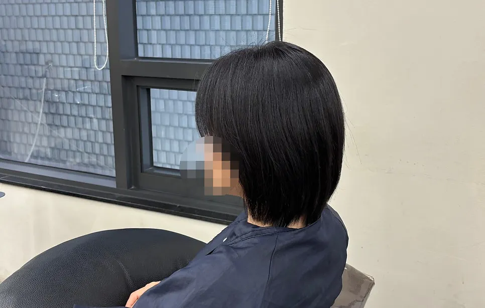 자연스러운 볼륨이 살아 있는 완성된 단발 스타일