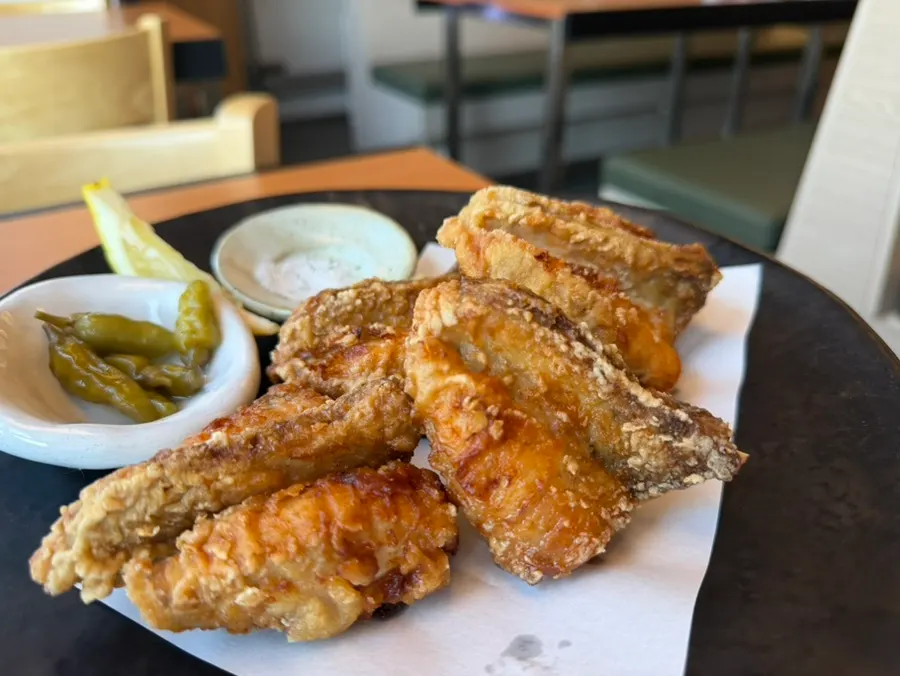바삭하게 튀겨진 복가라아게 4pcs