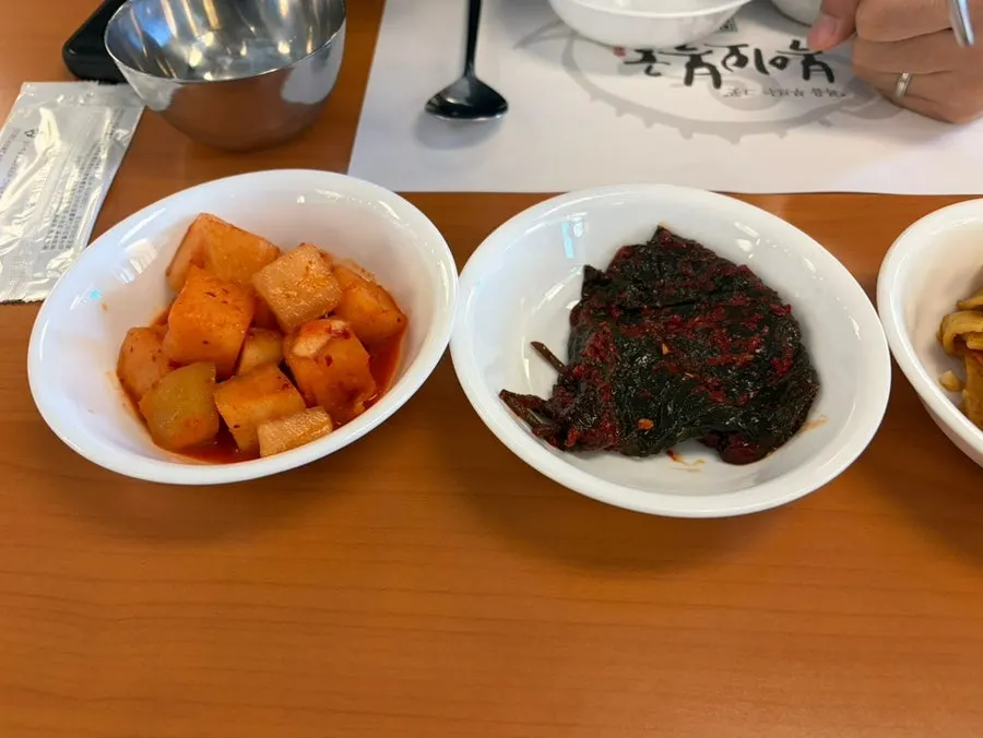 Stir-fried anchovies and stir-fried fish cake side dishes