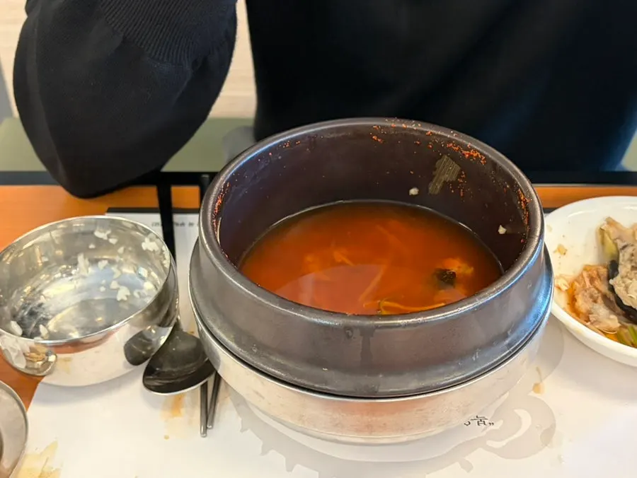 Two bowls finished down to the last bite