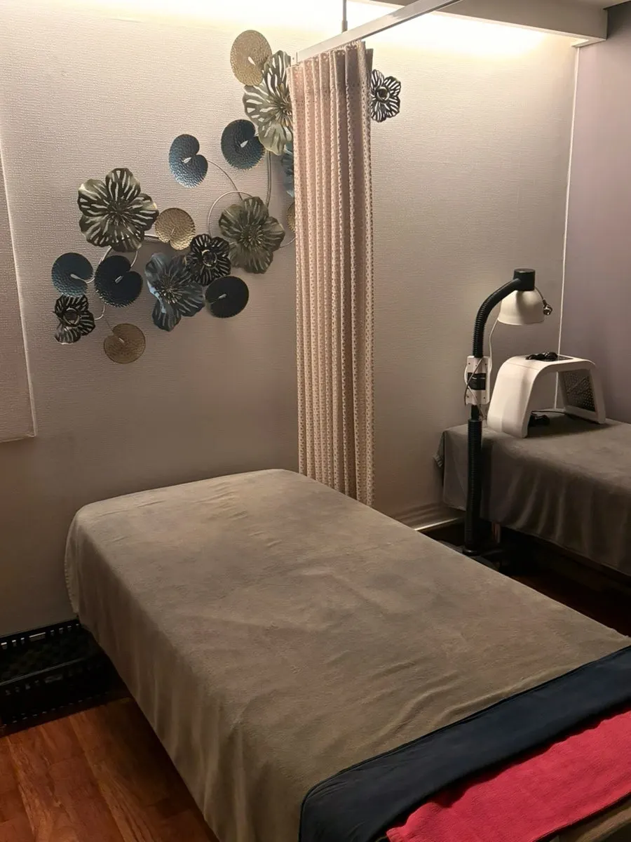 Two-person treatment room