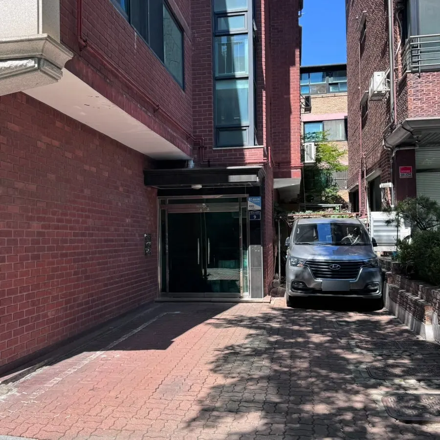 Parking space next to the restaurant
