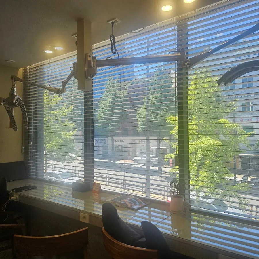 비오른헤어 청담점 매장 외관