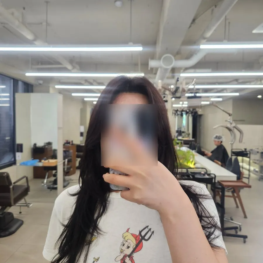 염색 후 샴푸실 마무리