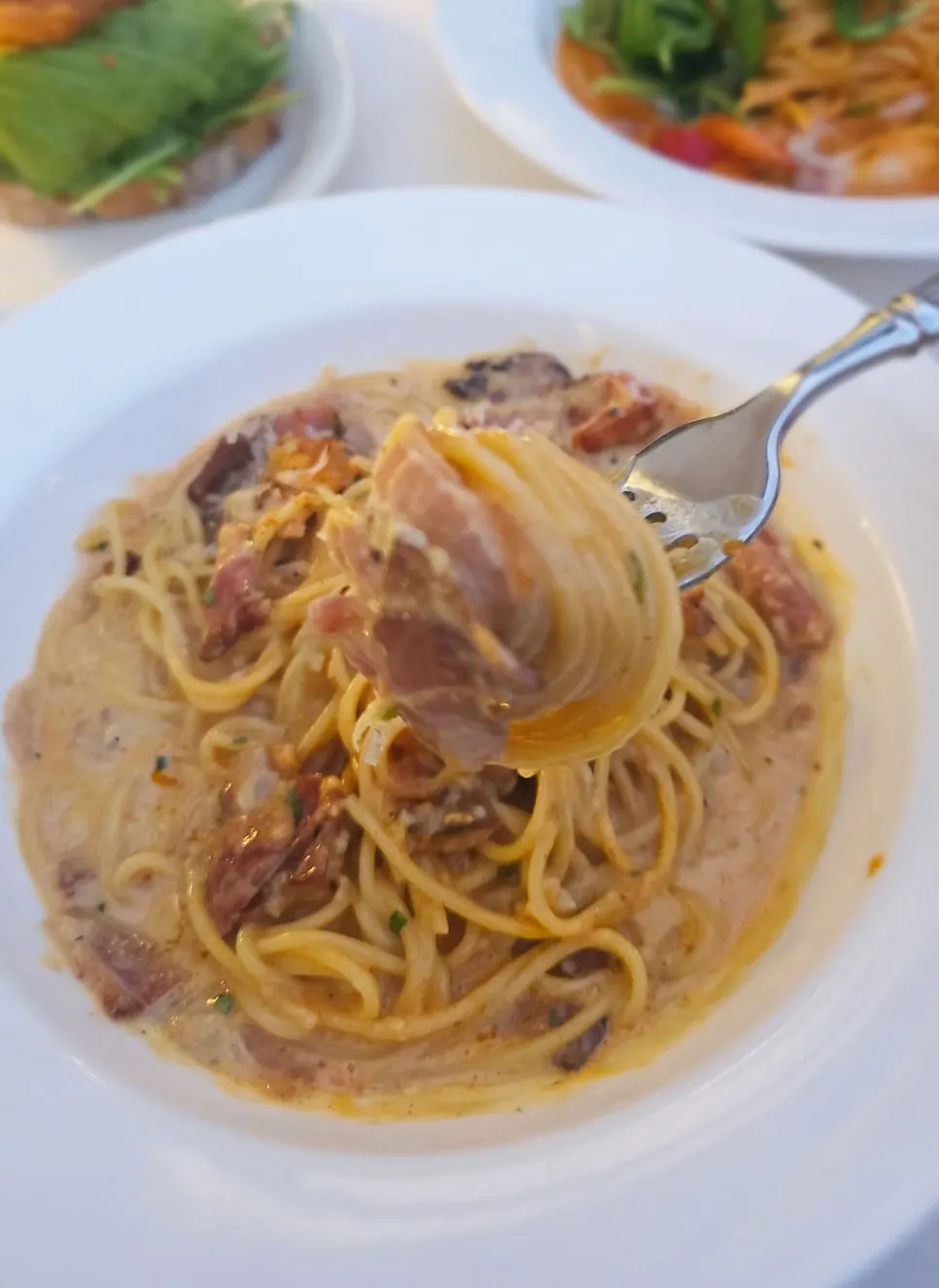 Rich and gently spicy cream pasta