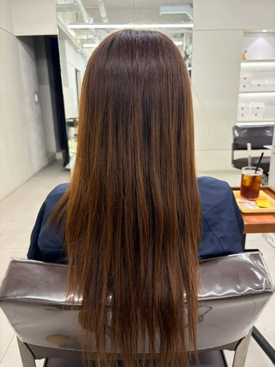 Tangled, damaged hair before the clinic