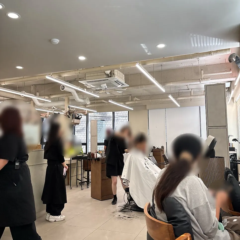 Interior of Beorn Hair Cheongdam with customers being treated