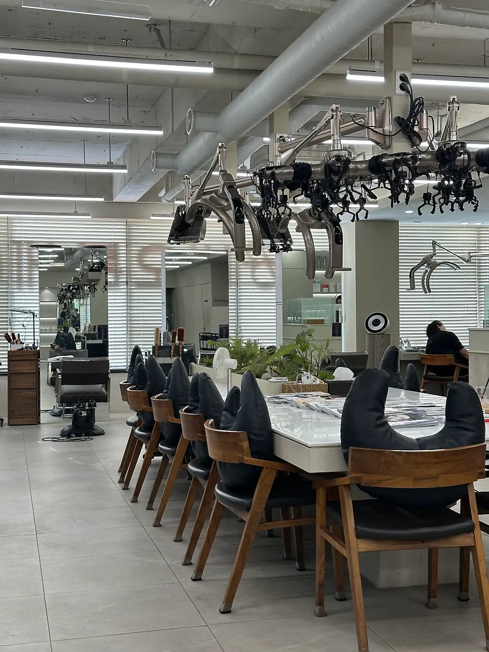 A section of the 2nd-floor Beorn Hair Cheongdam salon