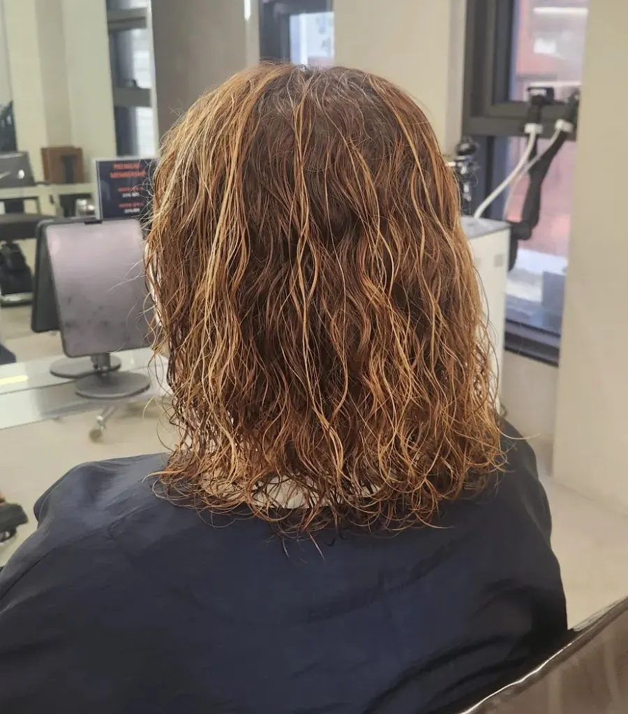 Springy waves revealed during neutralizing