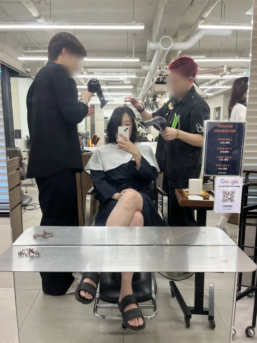 자연광에 비친 염색 후 컬러감