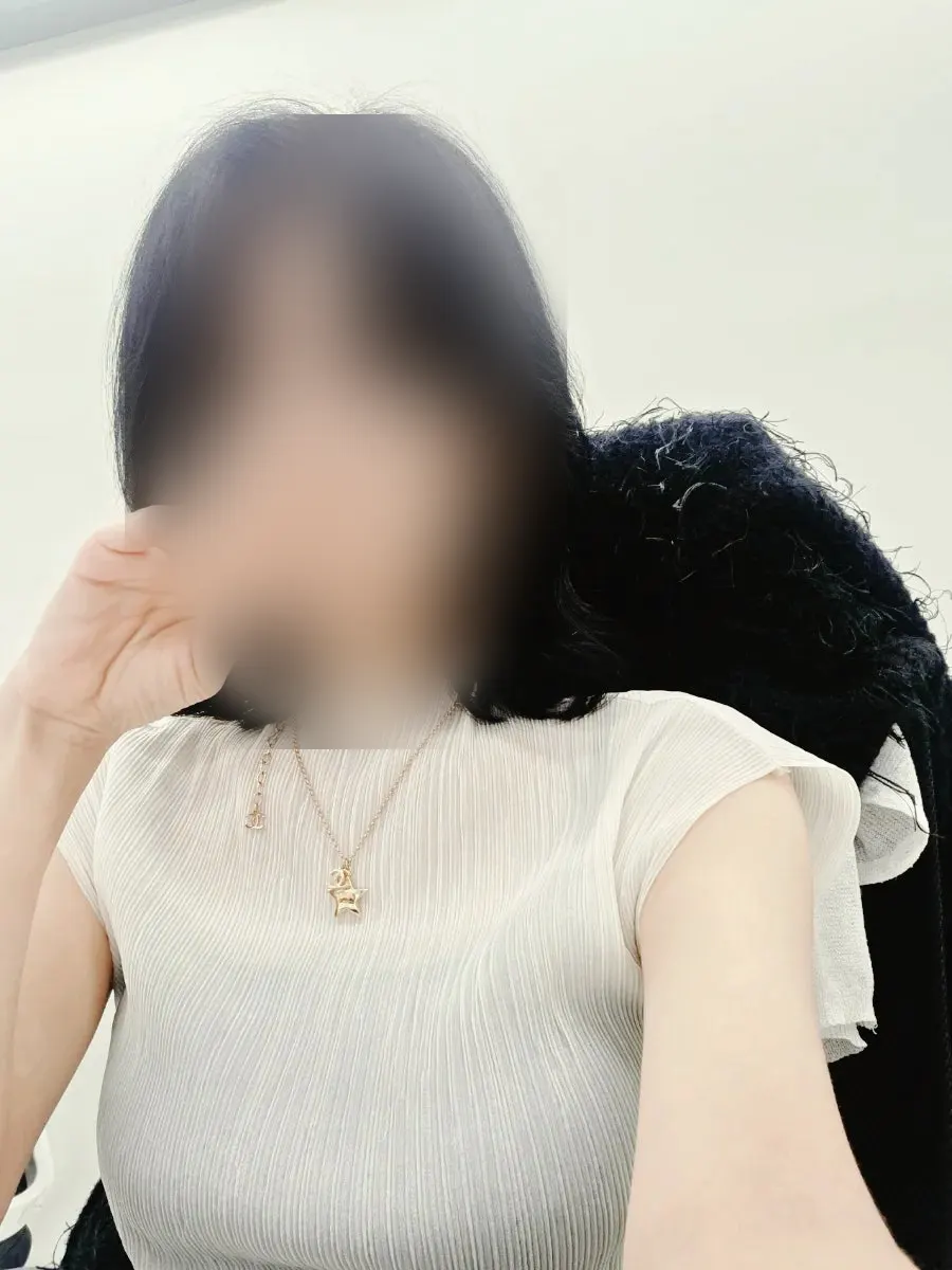 미용실을 나선 뒤 정돈된 주말 아침 헤어