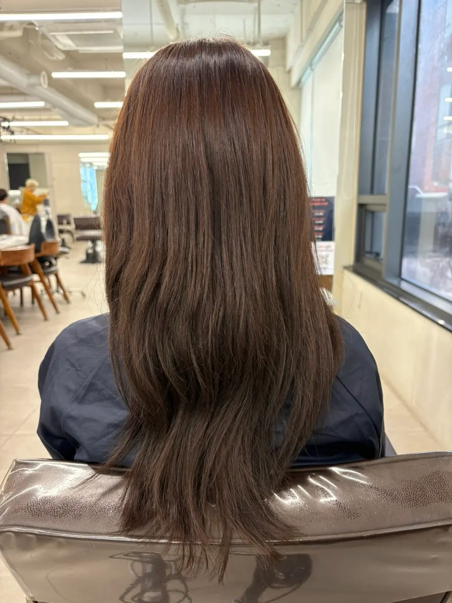 Damaged hair before the inner clinic treatment