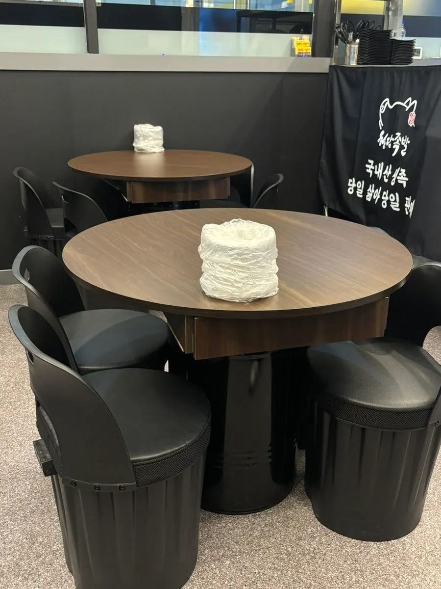 Clean interior of Cheongdam Jokbal Gwanggyo Sanghyeon Branch