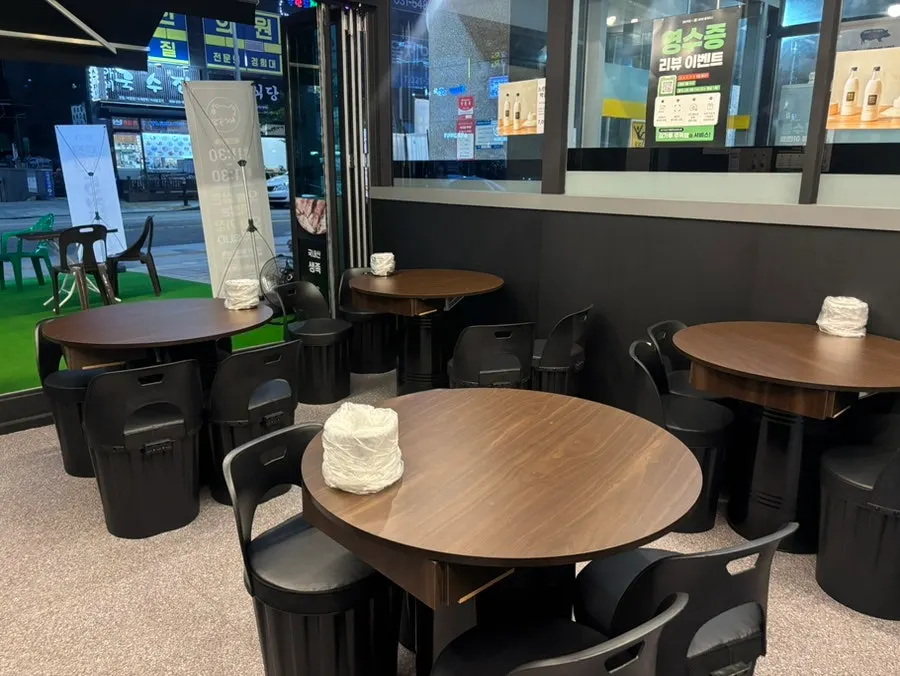 Dining hall with round tables