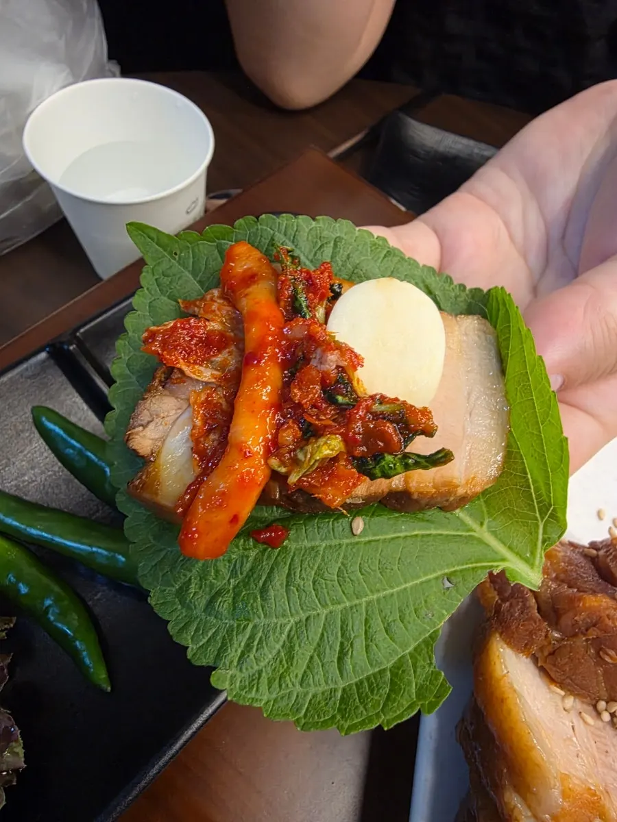 깻잎과 상추에 싸 먹는 보쌈
