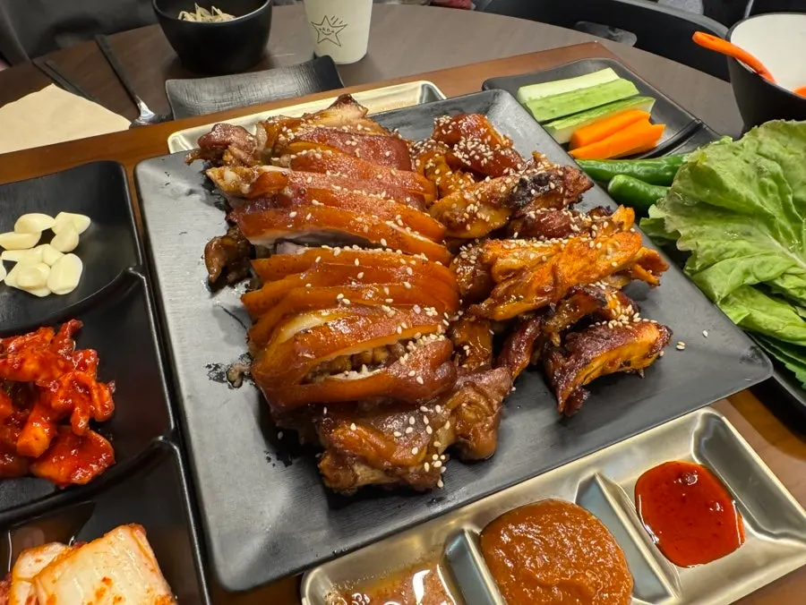 Full spread of the warm jokbal and charcoal jokbal set
