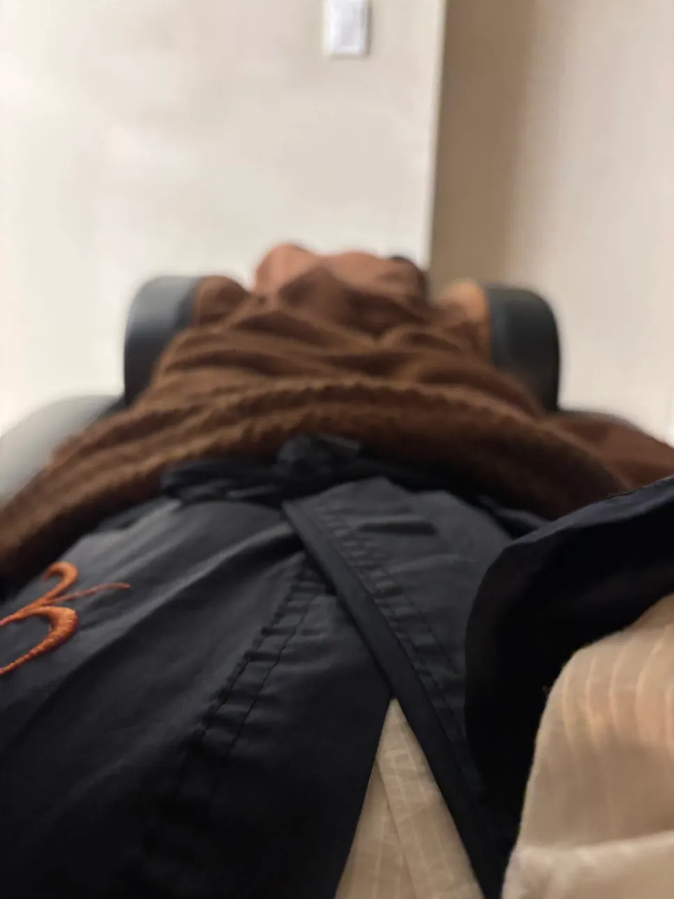 Perawatan rambut yang berlanjut di spa room