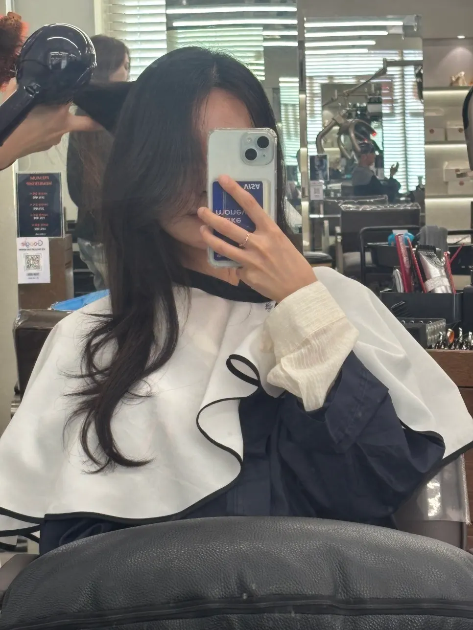 Ujung rambut berkilau setelah clinic