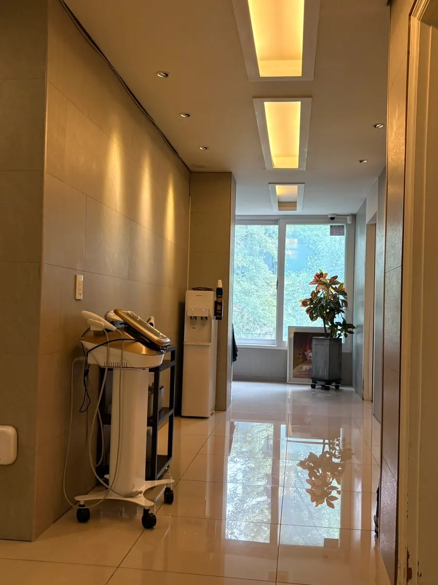 Second floor hallway at Clermont Monde
