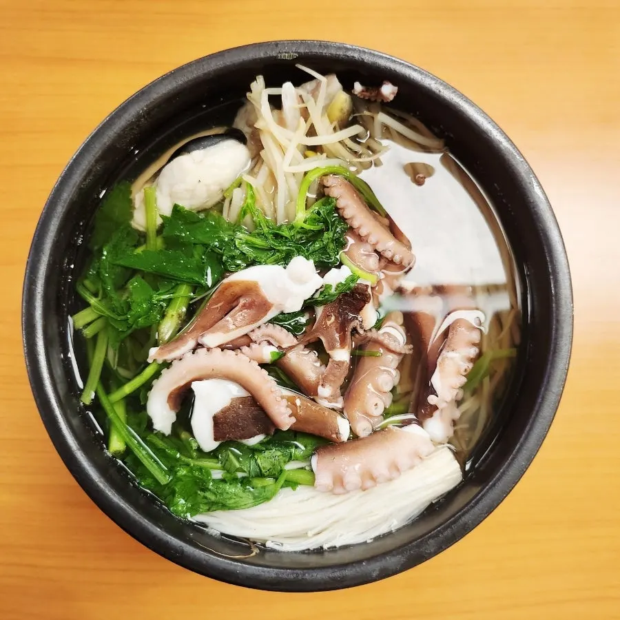 Today's ordered dishes set on the table at Bogi-o Boguk